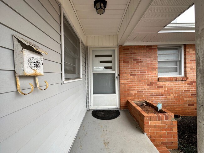 Building Photo - 3 Bed/2 Bath in Seneca, SC