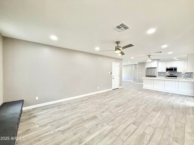 Building Photo - 1701 E Camino del Santo