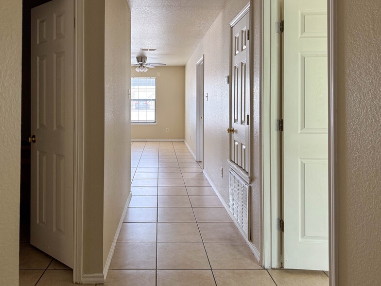 Building Photo - 120 Ramon Cardenas Dr