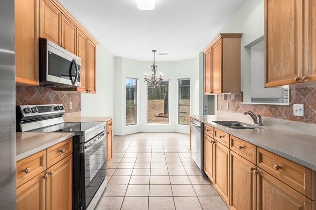 Building Photo - 2520 Stonecreek Trail