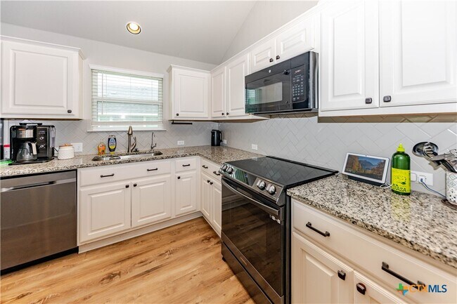 Building Photo - 303 Schuylerville Dr