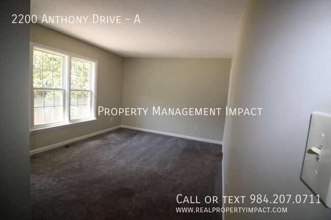 Building Photo - 2200 Anthony Dr