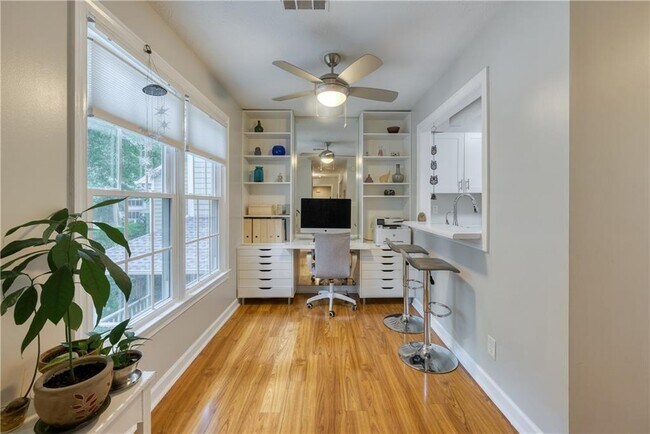 Building Photo - 1445 Oakridge Cir