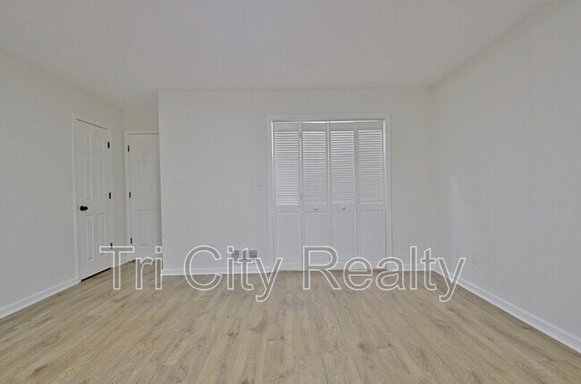 Building Photo - 150 Drennan Dr