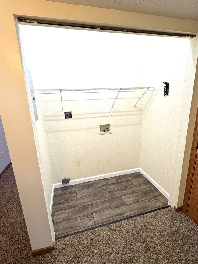 Building Photo - 1307 Main St