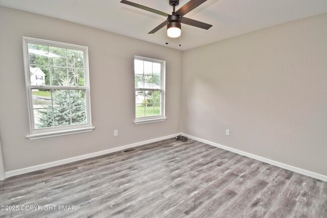 Building Photo - 557 Marco Way