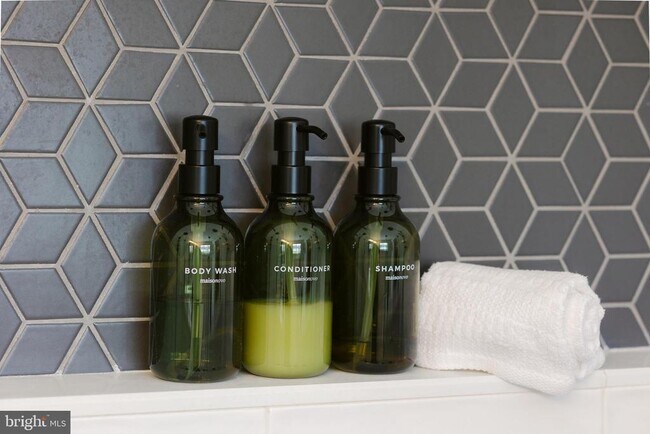 Building Photo - 13230 Falls Rd