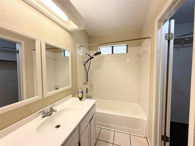 Building Photo - 3014 Cottonweed Trail