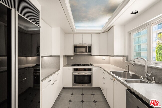 Building Photo - 129 Alta Ave