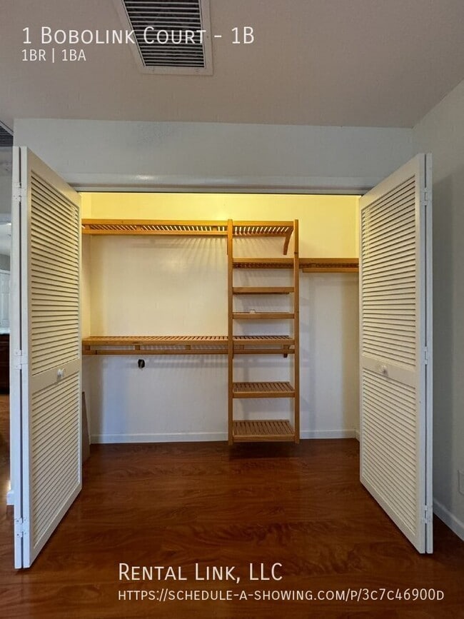 Building Photo - 1 Bobolink Ct