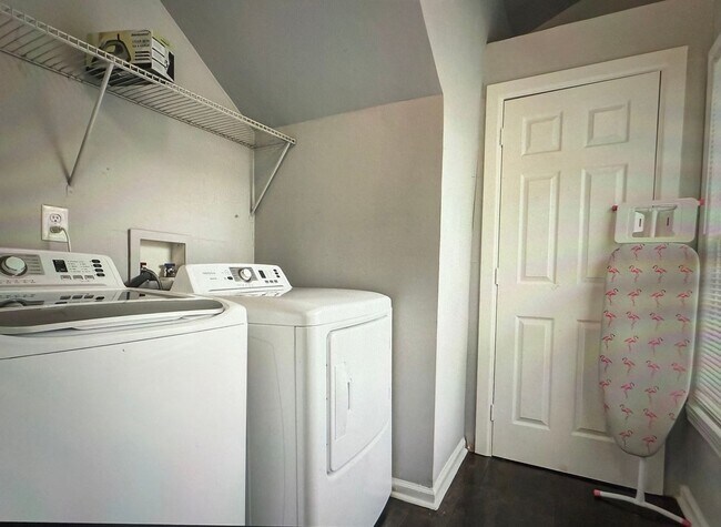 Building Photo - Charming 4BR House in Atlanta