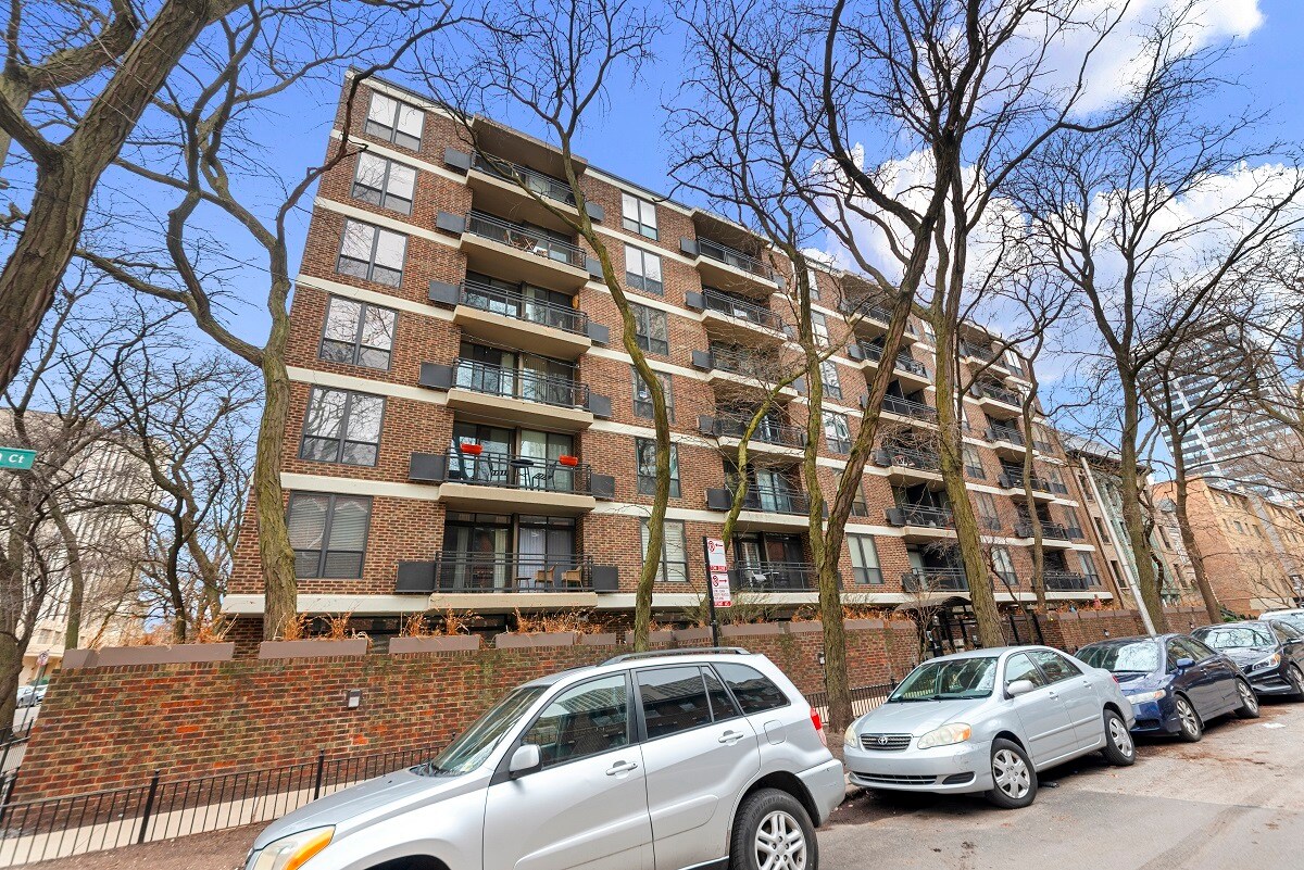 Building Photo - 2600 N Hampden Ct