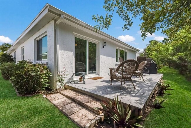 Building Photo - 573 Spanish Dr N