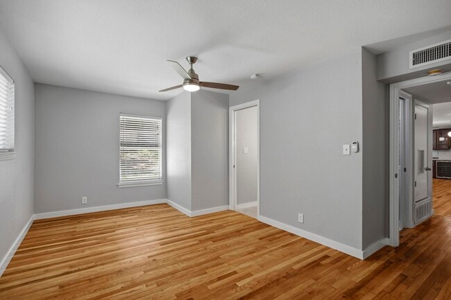 Building Photo - 3206 Albin Dr