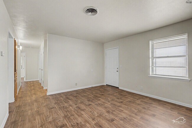 Building Photo - 2310 Reilly Rd