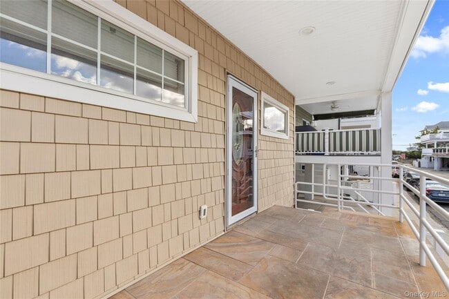 Building Photo - 40 New Hampshire St