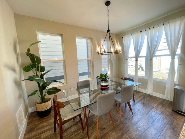 Building Photo - Wolf Ranch 3 Bedroom home