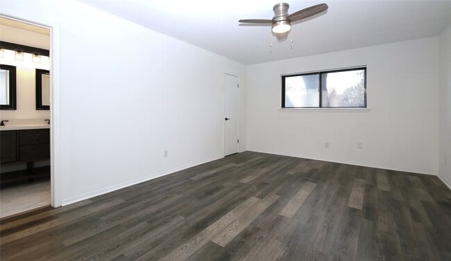 Building Photo - 16307 Morningshade Dr