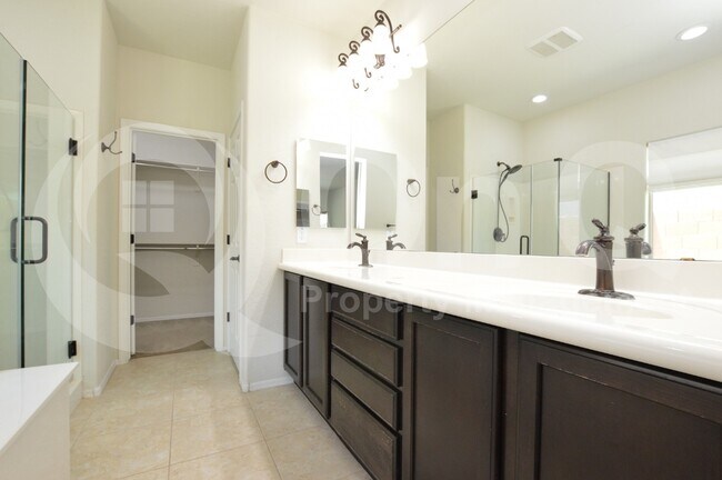 Building Photo - 10938 East Starkey Avenue