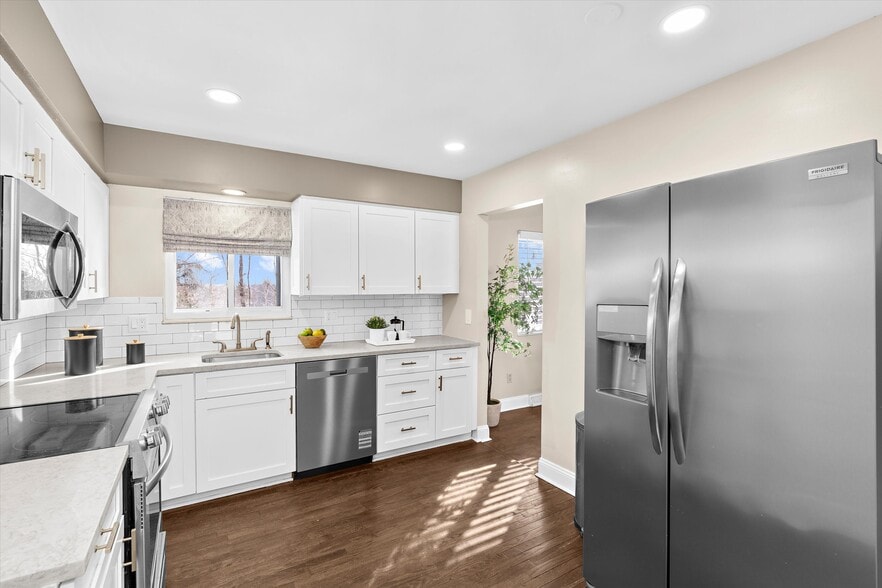 Building Photo - 10747 Evening Wind Ct