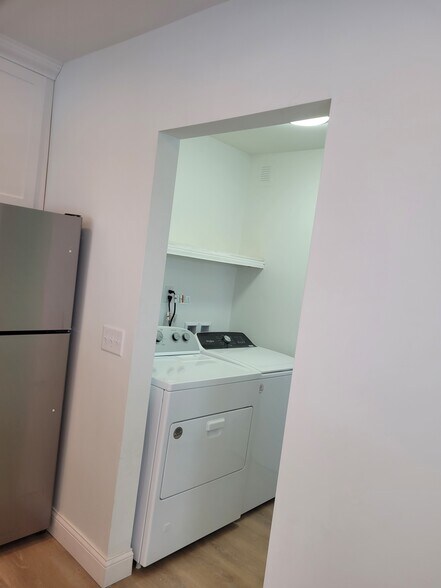 Building Photo - 3082 Norcott Dr