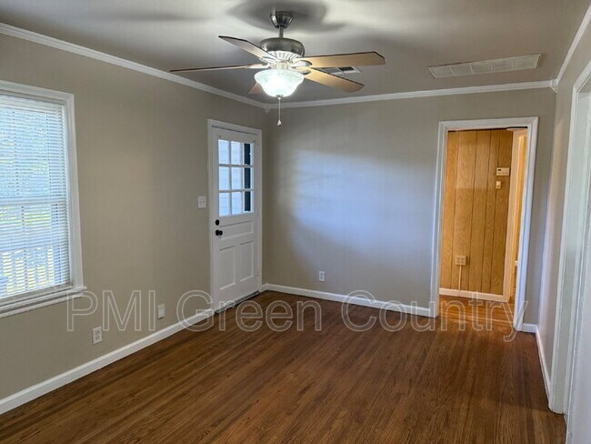 Building Photo - 1118 N New Haven Ave