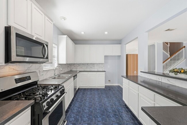 Building Photo - 3311 Whitebud Dr