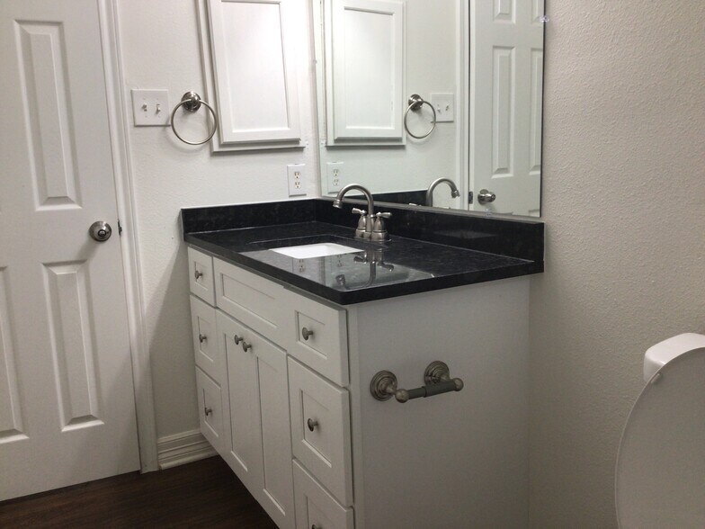 Building Photo - 16303 Mango Ridge Ct