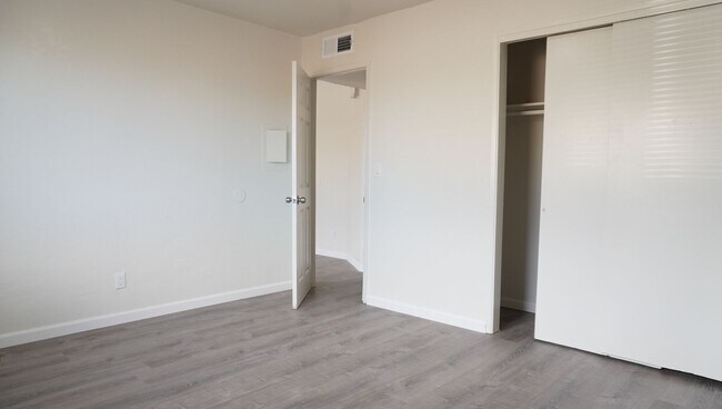 Building Photo - NOR139