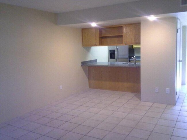 Building Photo - 2 bedroom in SCOTTSDALE AZ 85251