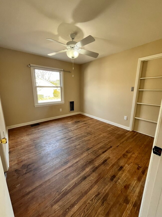 Building Photo - 600 Glendale Pl