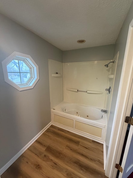 Building Photo - 3037 Meredith Ave