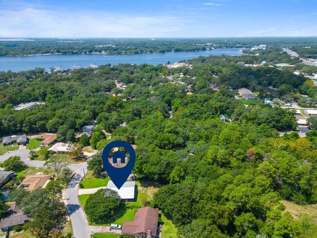 Building Photo - 111 McEwen Dr