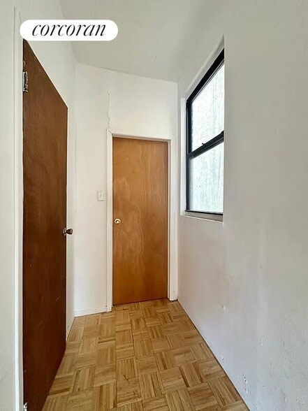 Building Photo - 1577 York Ave