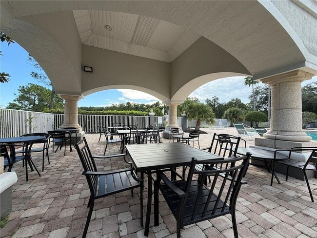Building Photo - 14037 Fairway Island Dr