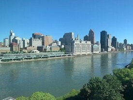 Building Photo - 455 Main St