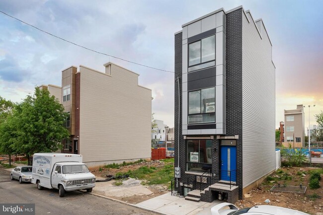 Building Photo - 2530 N Howard St