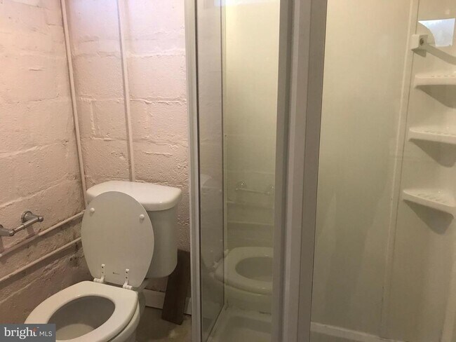 Building Photo - 6008 39th Pl