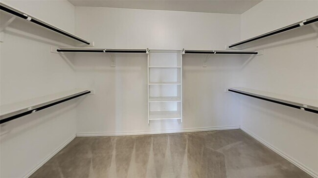 Building Photo - 11004 SW 38th Cir