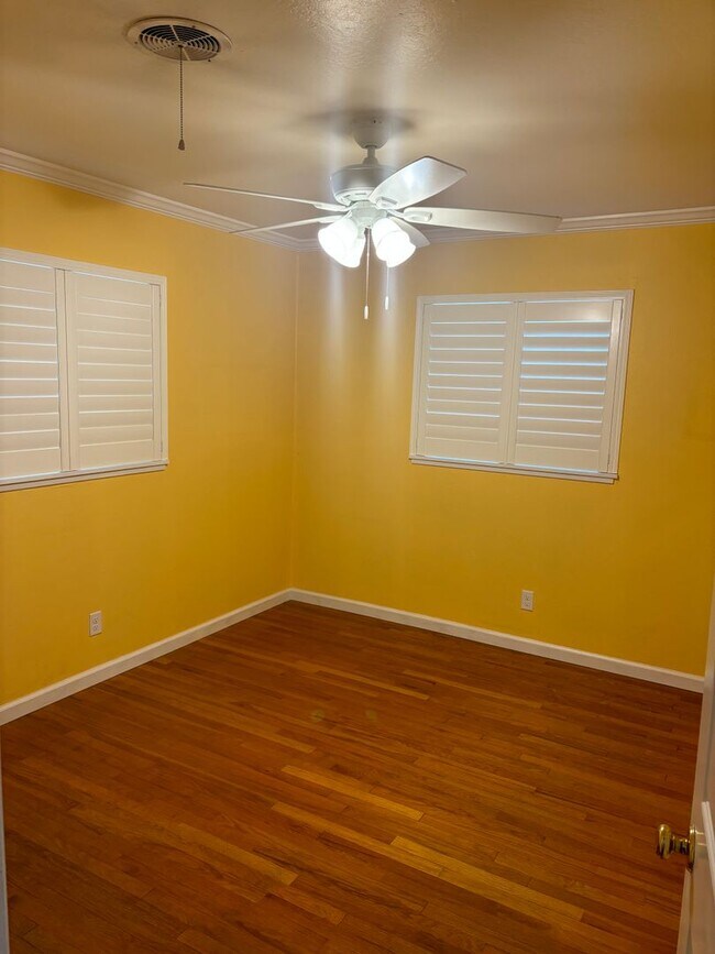 Building Photo - 1456 Live Oak Blvd
