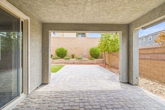 Building Photo - 4-Bedroom Two-Story Home with Mountain Views & Resort-Style Amenities