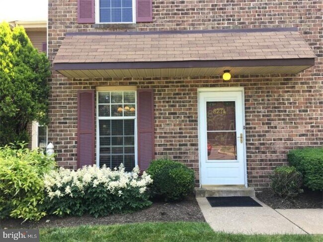 Primary Photo - 627A Palmer Ln