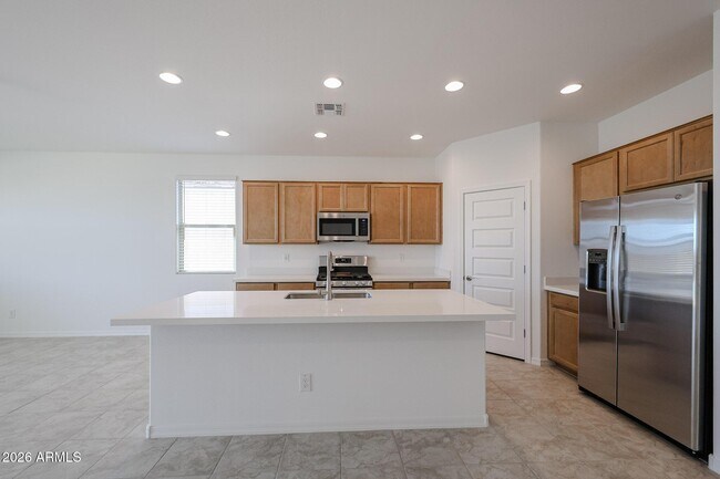 Building Photo - 26125 N 170th Ave