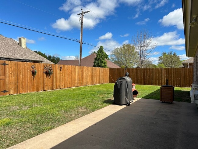 Building Photo - 1535 Glenwood Dr