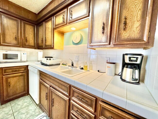 Building Photo - 4409 75th Dr