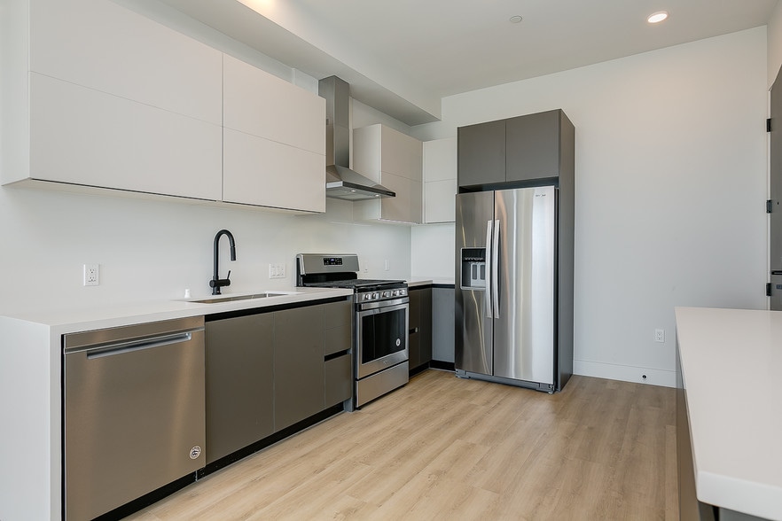 Building Photo - Coda