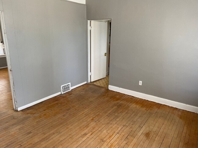Building Photo - 1434 11th St