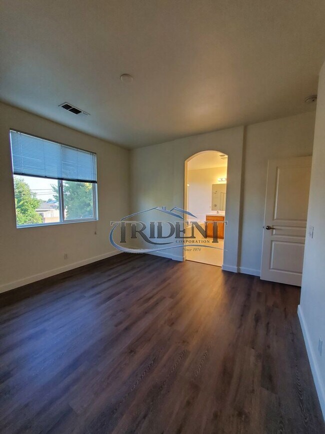 Building Photo - Two Weeks Free Move-in Special!