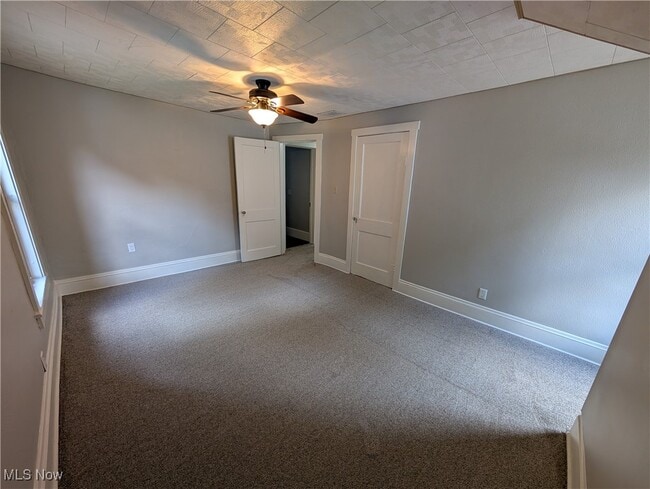 Building Photo - 486 Needham Ave