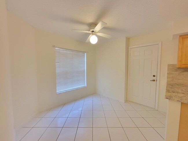 Building Photo - 3041 Casa Rio Ct